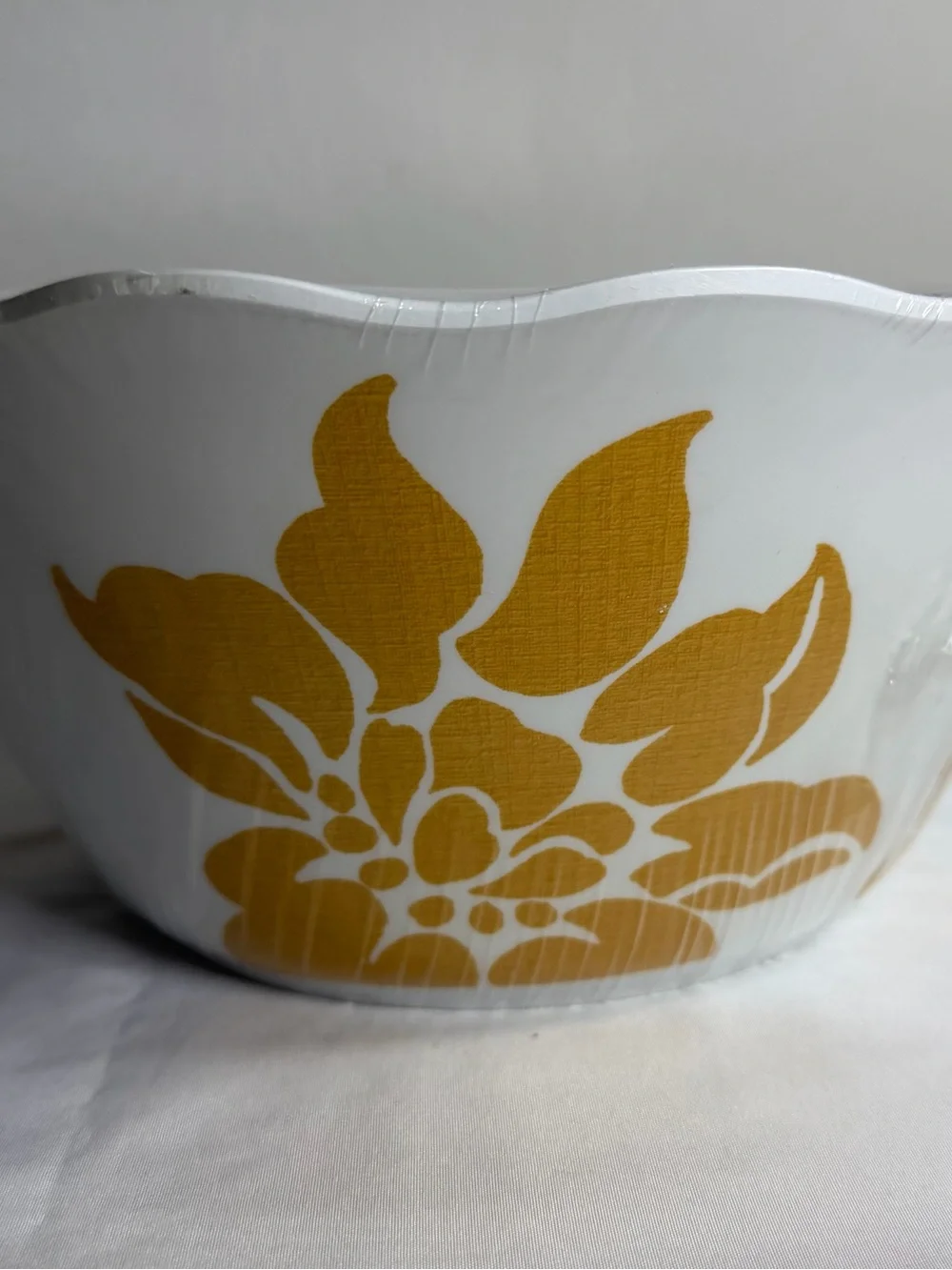 Better Homes & Gardens Citrus Blossoms Set of 2 Serving Bowls Golden Apricot